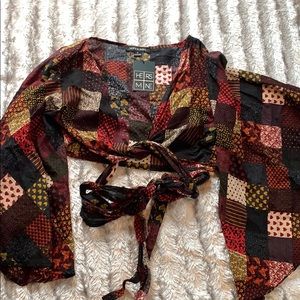 Cross Tie Front Bell Sleeve Crop Top